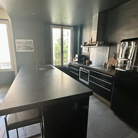 Spacieux Et Elegant Paris